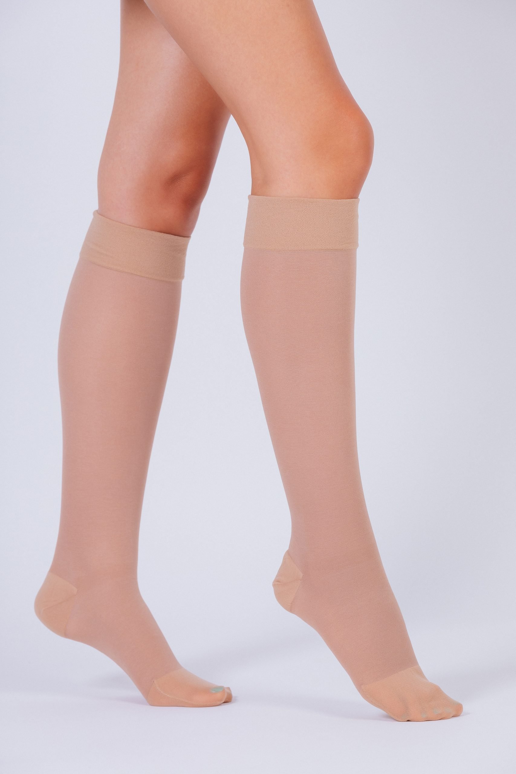 Ciorapi compresivi medicali pana la genunchi VARILEGS (18-22 MmHg), bej - M